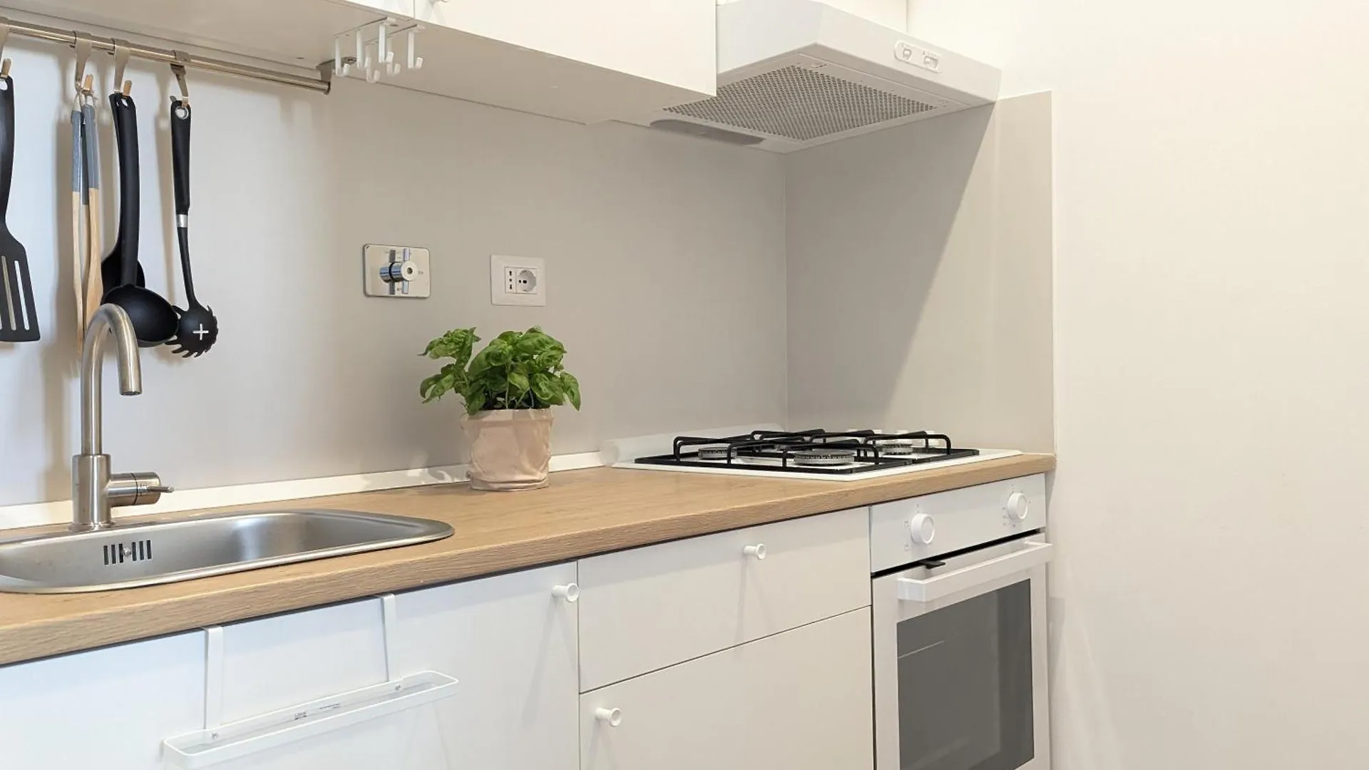 Ostiense 353 Apartment By Rs Rome 0*,